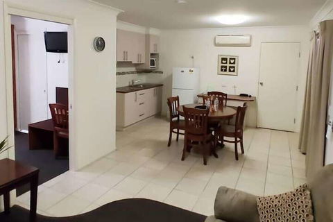 Motel Myall - Holiday Cairns 4