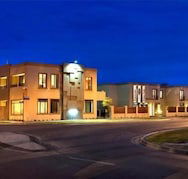 May Park Executive Apartments - Holiday Cairns