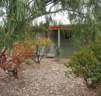 Lightning Ridge Outback Resort  Caravan Park - Holiday Cairns