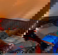 Stanley Lakeside Spa Cabins - Holiday Cairns