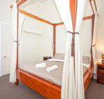 CBD Holiday Home - Holiday Cairns