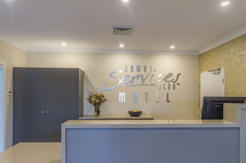 Cowra Services Club Motel - Holiday Cairns 1