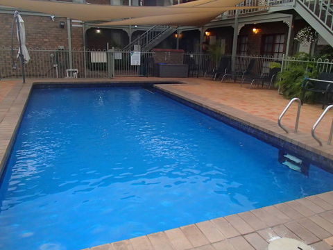 City Colonial Motor Inn - Holiday Cairns 5