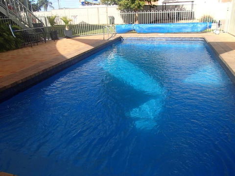 City Colonial Motor Inn - Holiday Cairns 4