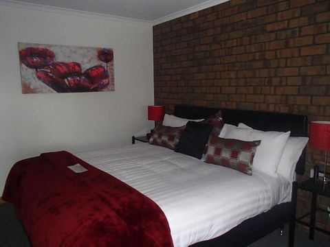 City Colonial Motor Inn - Holiday Cairns 6