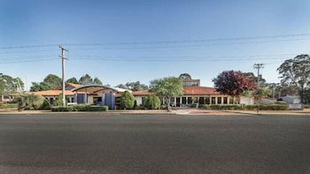 Banksia Motel Collie - Holiday Cairns 1