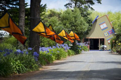 Oakdene Vineyards Guesthouse - Holiday Cairns 0