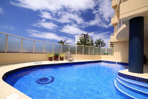 Beaches International - Holiday Cairns 0