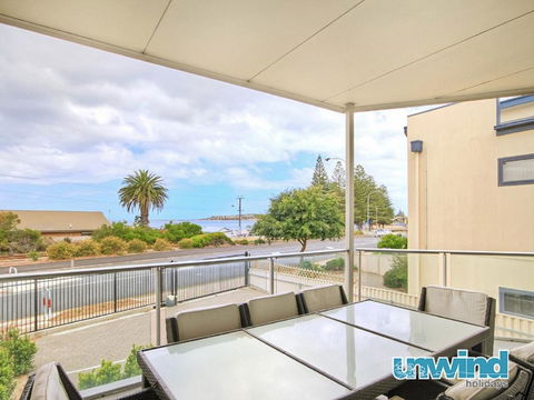 The Block Views Apartments Victor Harbor - Holiday Cairns 5