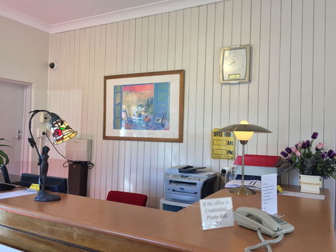 Lithgow Valley Motel - Holiday Cairns 2