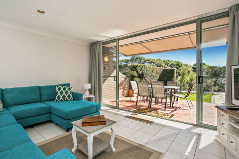 A Perfect Stay - 2 James Cook Apartments - Holiday Cairns 4