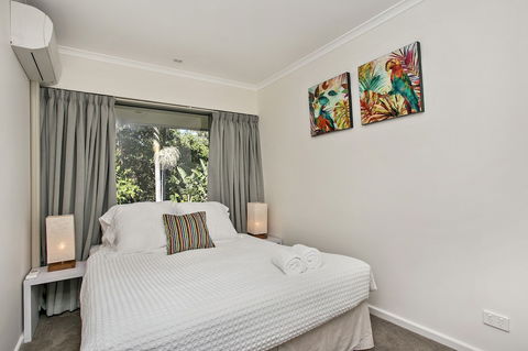 A Perfect Stay - 2 James Cook Apartments - Holiday Cairns 2