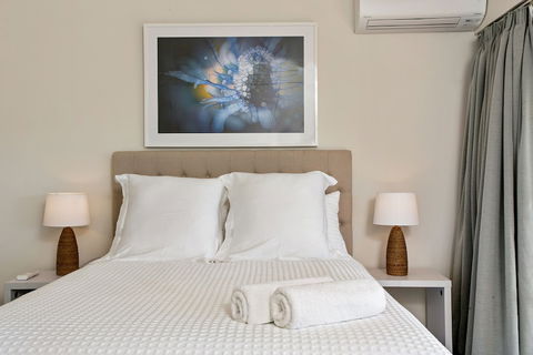A Perfect Stay - 2 James Cook Apartments - Holiday Cairns 5