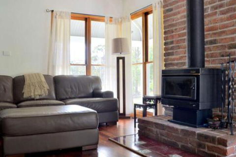 La Sila Homestead On Marrowbone Cutest Cottage In The Hunter With Killer Views - Holiday Cairns 6