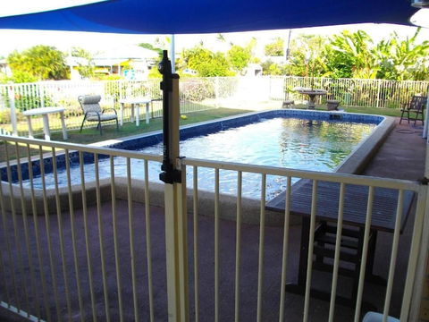 Kurrmine Beach Motel - Holiday Cairns 3