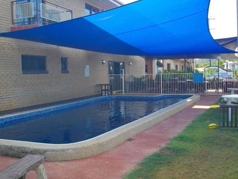 Kurrmine Beach Motel - Holiday Cairns 4