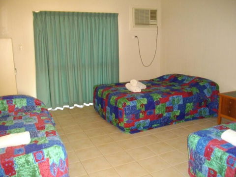 Kurrmine Beach Motel - Holiday Cairns 5
