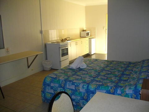 Kurrmine Beach Motel - Holiday Cairns 6