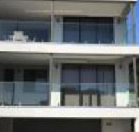 The Lighthouse Beachfront Accommodation - Holiday Cairns