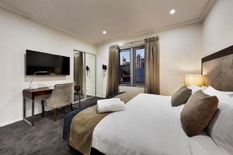 Attika Hotel - Holiday Cairns 4