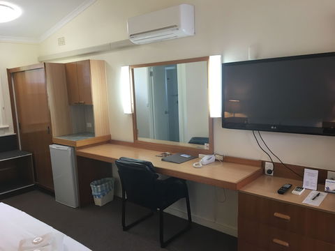 Waterview Gosford Motor Inn - Holiday Cairns 6