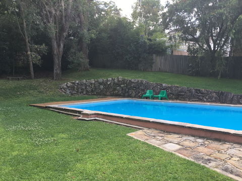 Waterview Gosford Motor Inn - Holiday Cairns 1