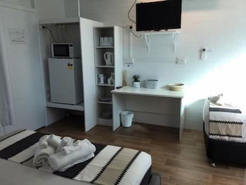 Proserpine Motel - Holiday Cairns 1