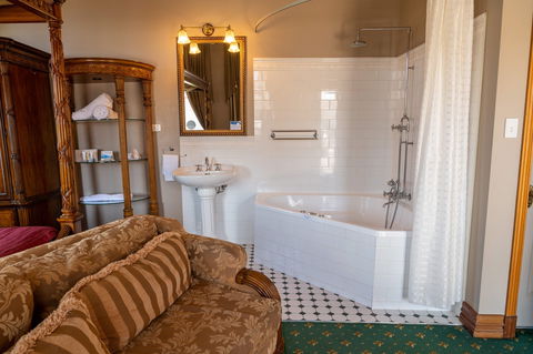 Denison Boutique Hotel - Holiday Cairns 8