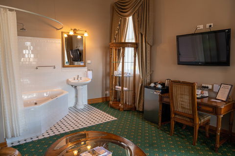 Denison Boutique Hotel - Holiday Cairns 10