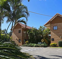 Quality Hotel Robertson Gardens - Holiday Cairns