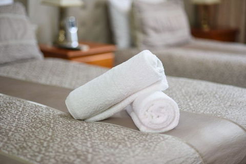 Cotswold Gardens - Holiday Cairns 4