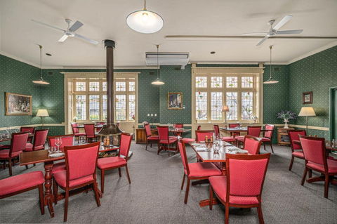 Cotswold Gardens - Holiday Cairns 7