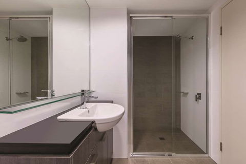 Adina Apartment Hotel Sydney Airport - Holiday Cairns 6