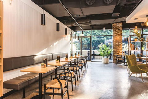 Adina Apartment Hotel Sydney Airport - Holiday Cairns 16