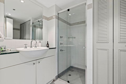 Astra Apartments Chatswood - Holiday Cairns 1