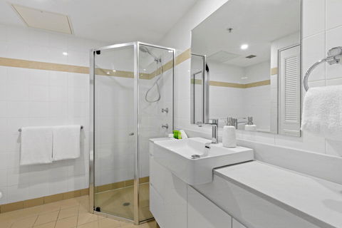 Astra Apartments Chatswood - Holiday Cairns 3