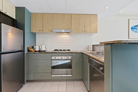 Astra Apartments Chatswood - Holiday Cairns 4