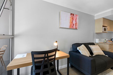 Astra Apartments Chatswood - Holiday Cairns 9