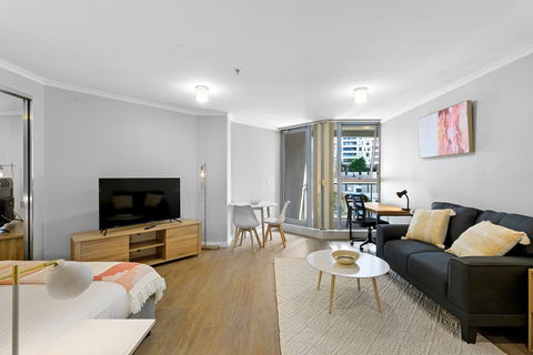 Astra Apartments Chatswood - Holiday Cairns 11