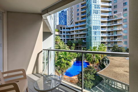Astra Apartments Chatswood - Holiday Cairns 12