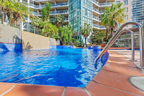 Astra Apartments Chatswood - Holiday Cairns 13
