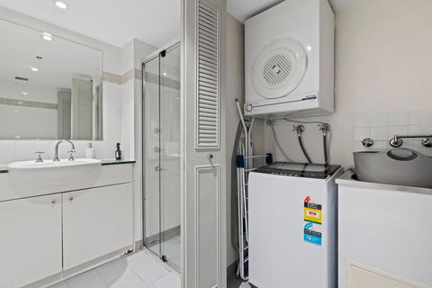 Astra Apartments Chatswood - Holiday Cairns 16