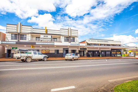 Atherton Hotel - Holiday Cairns 0