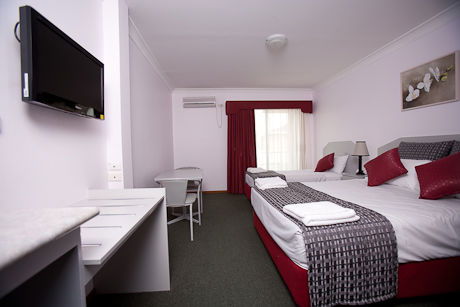 Hume Villa Motor Inn - Holiday Cairns 1