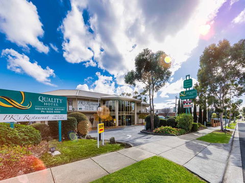 Quality Hotel Melbourne Airport - Holiday Cairns 2