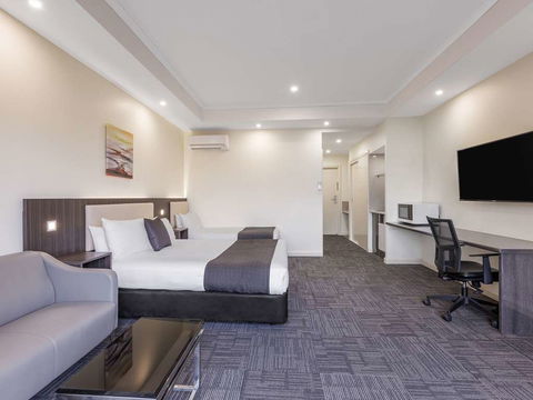 Quality Hotel Melbourne Airport - Holiday Cairns 8