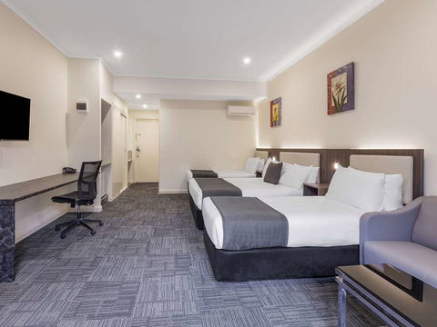 Quality Hotel Melbourne Airport - Holiday Cairns 9