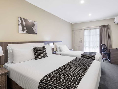 Quality Hotel Melbourne Airport - Holiday Cairns 10