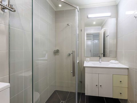 Quality Hotel Melbourne Airport - Holiday Cairns 13