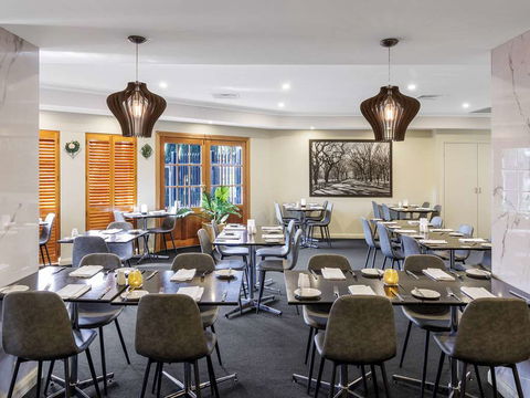 Quality Hotel Melbourne Airport - Holiday Cairns 14